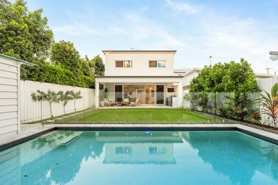 /international/au/30-cotton-street-shorncliffe-qld-148068720/