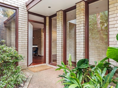 /international/au/25-greenfield-avenue-middle-cove-nsw-151263832/