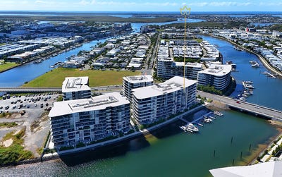 /international/au/1705-6-sickle-avenue-hope-island-qld-150930916/