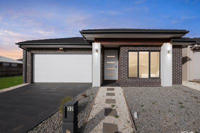 /international/au/32-whitecross-drive-thornhill-park-vic-148547820/