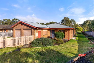 /international/au/11-chelsea-square-inverloch-vic-148562644/