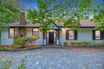 /international/au/27-29-falls-road-kalorama-vic-150676508/