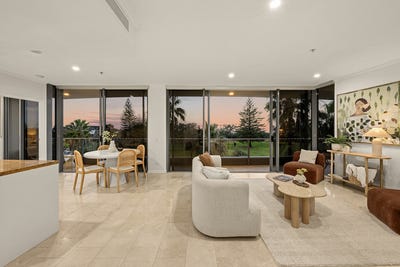 /international/au/5-173-old-burleigh-road-broadbeach-qld-151337676/