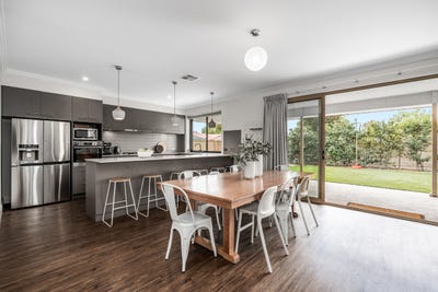 /international/au/17-maude-street-glandore-sa-152554008/