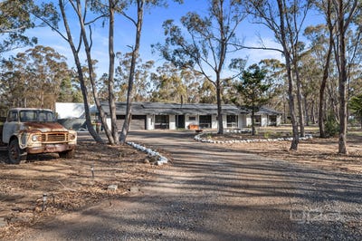 /international/au/9-bull-mallee-road-long-forest-vic-148579016/
