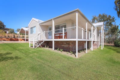 /international/au/22-hay-street-woomargama-nsw-152688868/