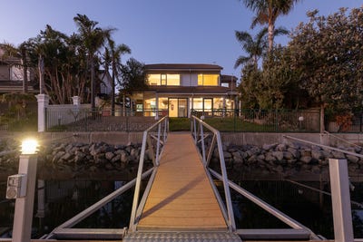 /international/au/18-parnkalla-avenue-port-lincoln-sa-148581072/