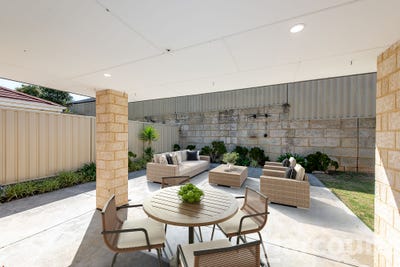 /international/au/23-feakle-bend-ridgewood-wa-152373704/