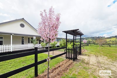 /international/au/178-chellews-road-harcourt-north-vic-152376788/