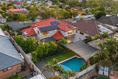 /international/au/29-kite-circuit-arundel-qld-151010476/