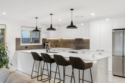 /international/au/6-fox-court-ormeau-hills-qld-152226996/