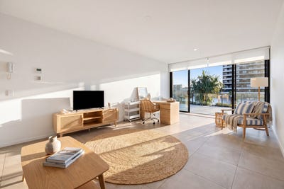 /international/au/1108-6-sickle-avenue-hope-island-qld-151005252/