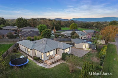 /international/au/403-warburton-highway-wandin-north-vic-152491248/