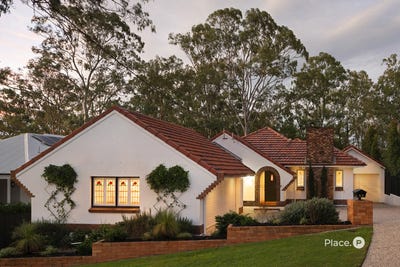 /international/au/52-solar-street-coorparoo-qld-151306632/