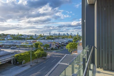 /international/au/30408-300-old-cleveland-road-coorparoo-qld-152324516/