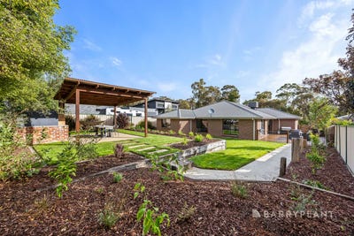 /international/au/5-lavery-avenue-mount-clear-vic-147826820/