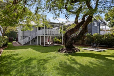 /international/au/33-riding-road-hawthorne-qld-152141188/