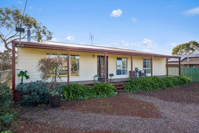 /international/au/26a-26b-chatsworth-road-derrinallum-vic-151460988/