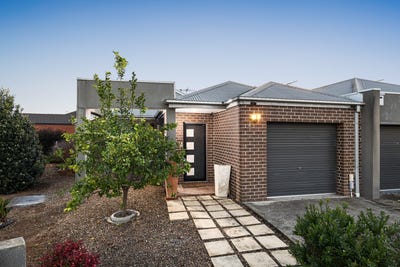 /international/au/6-3-11-retford-close-werribee-vic-151271808/