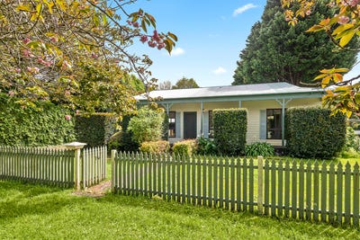 /international/au/10-hoddle-street-robertson-nsw-152691184/