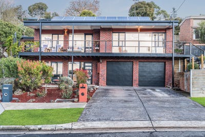 /international/au/3-queens-park-road-highton-vic-148318808/