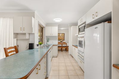 /international/au/22-greenway-court-maryborough-qld-151506344/