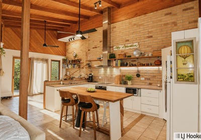 /international/au/19-bamber-street-tully-qld-151356800/