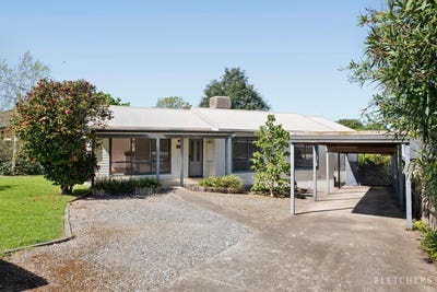 /international/au/13-kalimna-street-mooroolbark-vic-152493768/