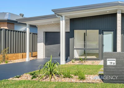 /international/au/19-sabre-street-badagarang-nsw-150919736/
