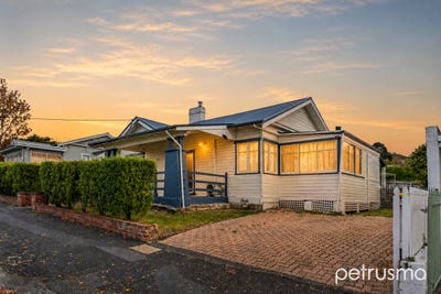 /international/au/90-regent-street-sandy-bay-tas-151087476/