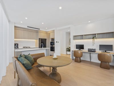 /international/au/107-180-marine-parade-labrador-qld-148216716/