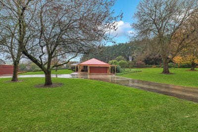 /international/au/26-pepperell-drive-drouin-vic-151441720/