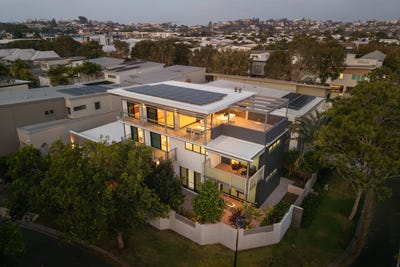 /international/au/30-waterline-crescent-bulimba-qld-152663536/