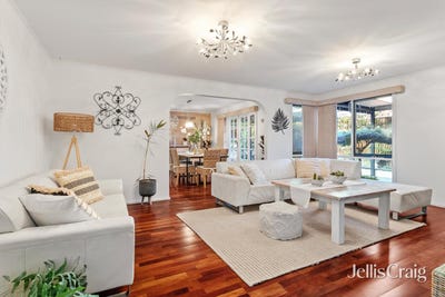 /international/au/11-partridge-way-mooroolbark-vic-150967320/
