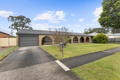 /international/au/15-sunderland-circuit-traralgon-vic-151543804/