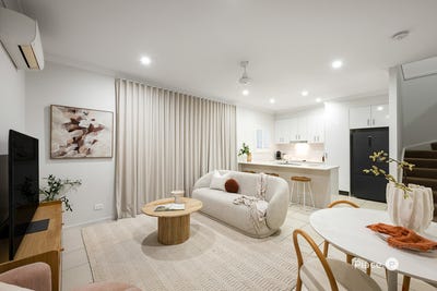 /international/au/9-129-barbaralla-drive-springwood-qld-151014660/