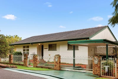 /international/au/40-henzell-terrace-greenslopes-qld-151504308/