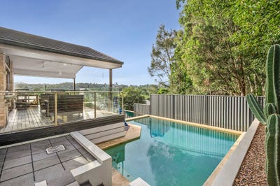 /international/au/18-warabi-place-burnside-qld-151209428/