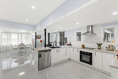 /international/au/154-wood-street-warwick-qld-151690232/