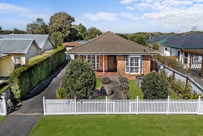 /international/au/63-campbell-street-port-fairy-vic-149136060/