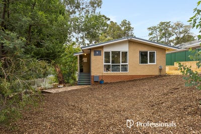 /international/au/74-coral-road-kalamunda-wa-151517548/