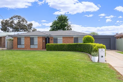 /international/au/12-grevillea-crescent-lake-albert-nsw-152634444/