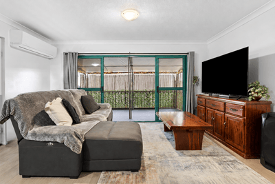 /international/au/44-53-mcmillan-crescent-griffith-act-152620244/