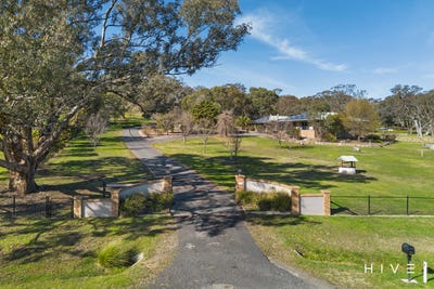 /international/au/32-hill-road-royalla-nsw-151517068/