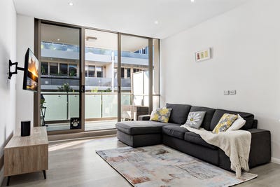 /international/au/239-4-firetail-drive-warriewood-nsw-151037000/