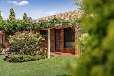 /international/au/1-23-lemway-avenue-kearneys-spring-qld-152467600/