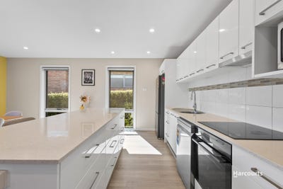 /international/au/4-eleni-avenue-kingston-tas-152432628/