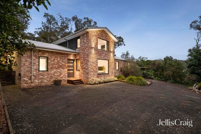 /international/au/18-fairview-road-chum-creek-vic-151162652/