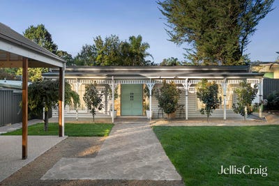 /international/au/47-monbulk-road-mount-evelyn-vic-151241412/