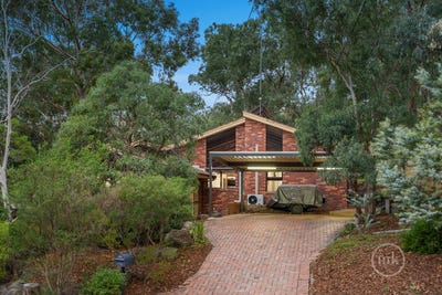 /international/au/5-warringah-crescent-eltham-north-vic-151129344/